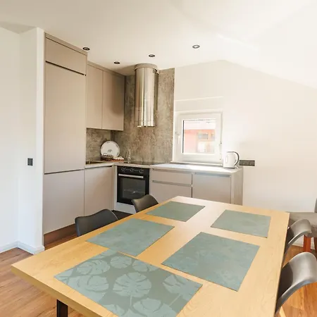 アパート New & Modern 2 With Free Parking In *