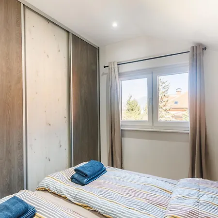 New & Modern 2 With Free Parking In