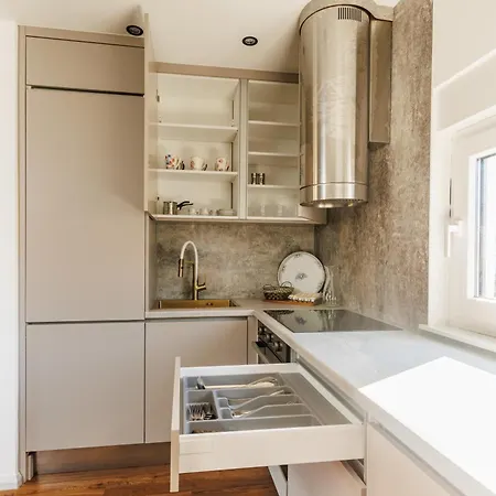 New & Modern 2 With Free Parking In アパート サラエヴォ