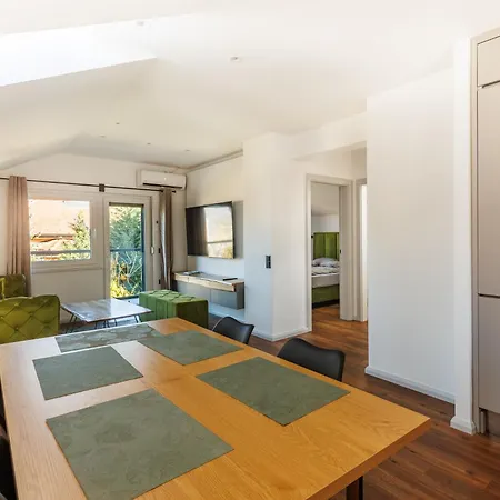 アパート New & Modern 2 With Free Parking In *